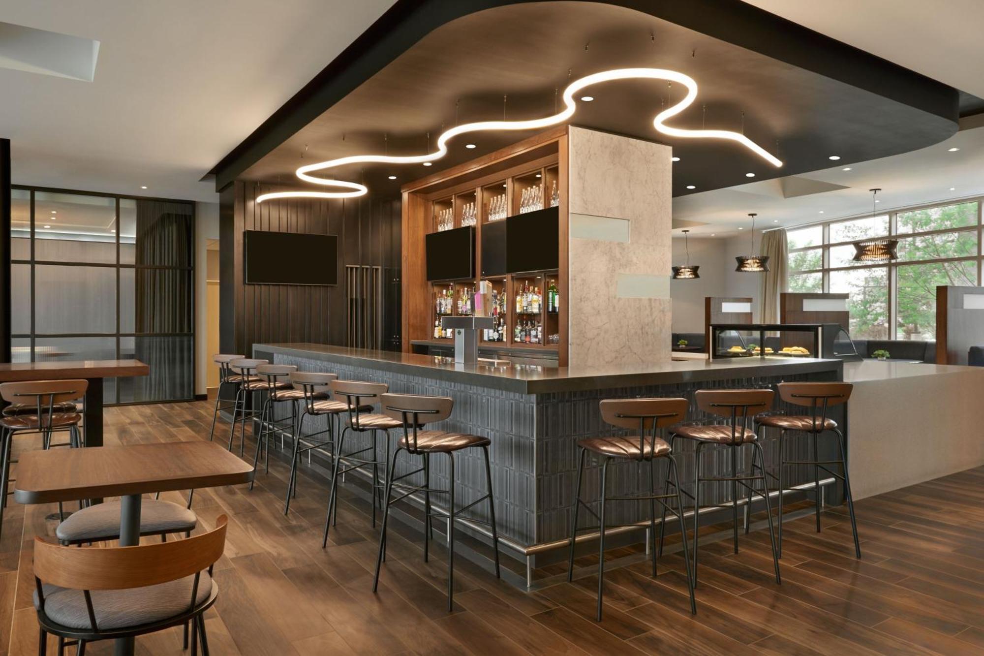 Residence Inn By Marriott Calgary Airport Exterior foto