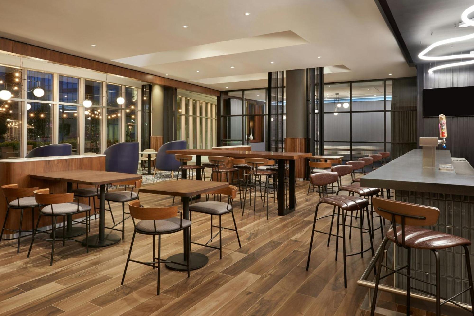 Residence Inn By Marriott Calgary Airport Exterior foto
